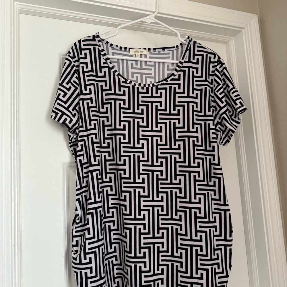Geometric Black and White Women's Top
